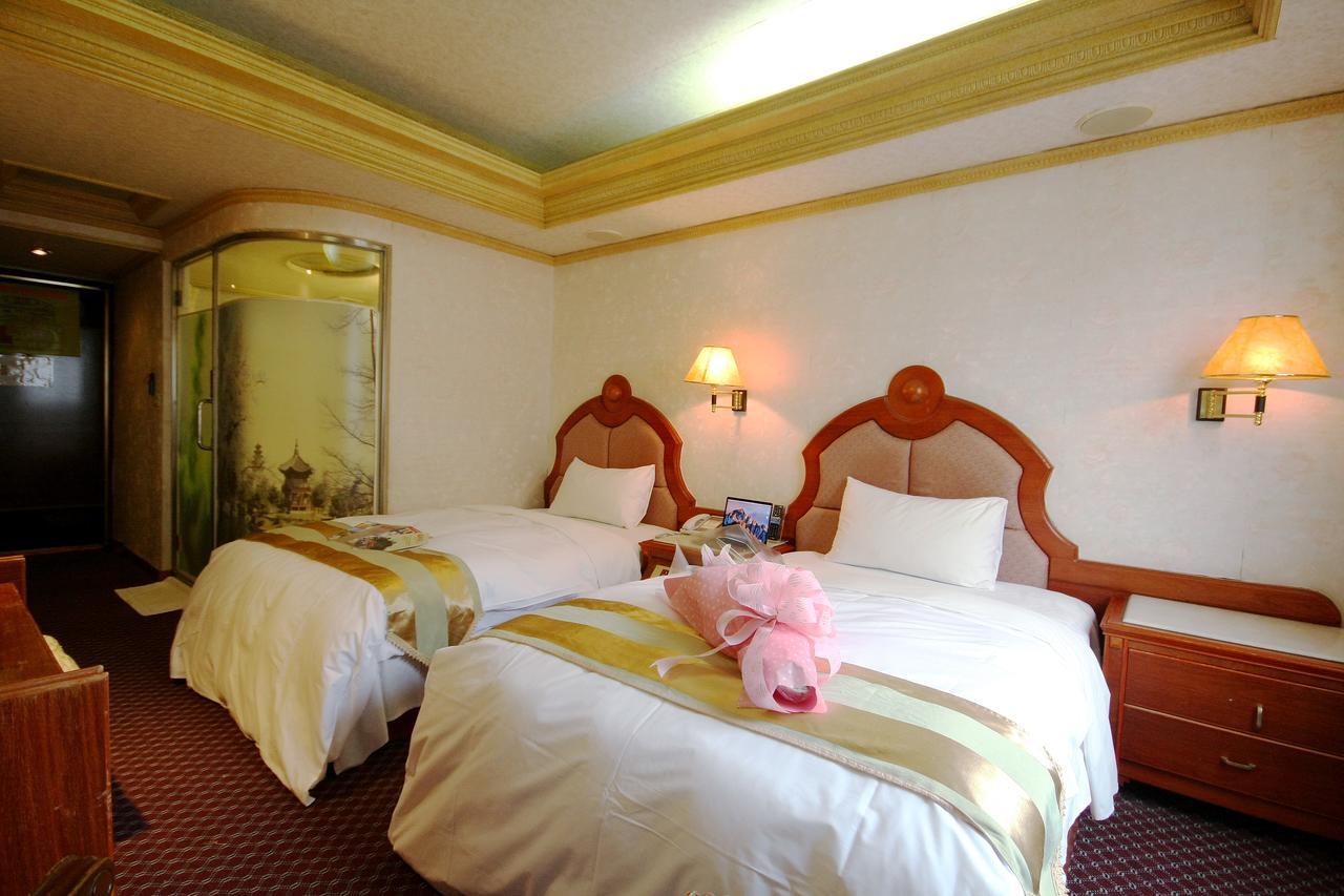 Wang Fu Hotel Miaoli Bagian luar foto