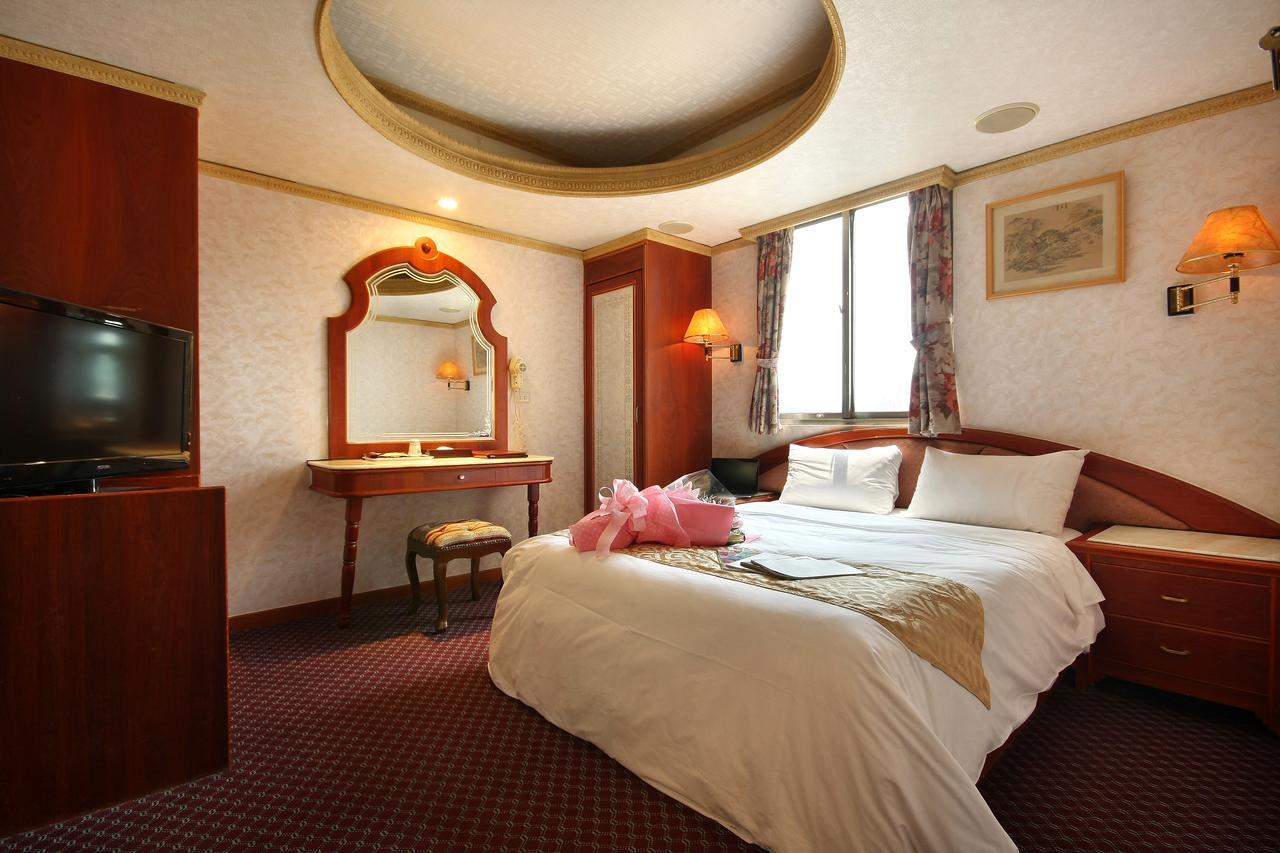 Wang Fu Hotel Miaoli Bagian luar foto