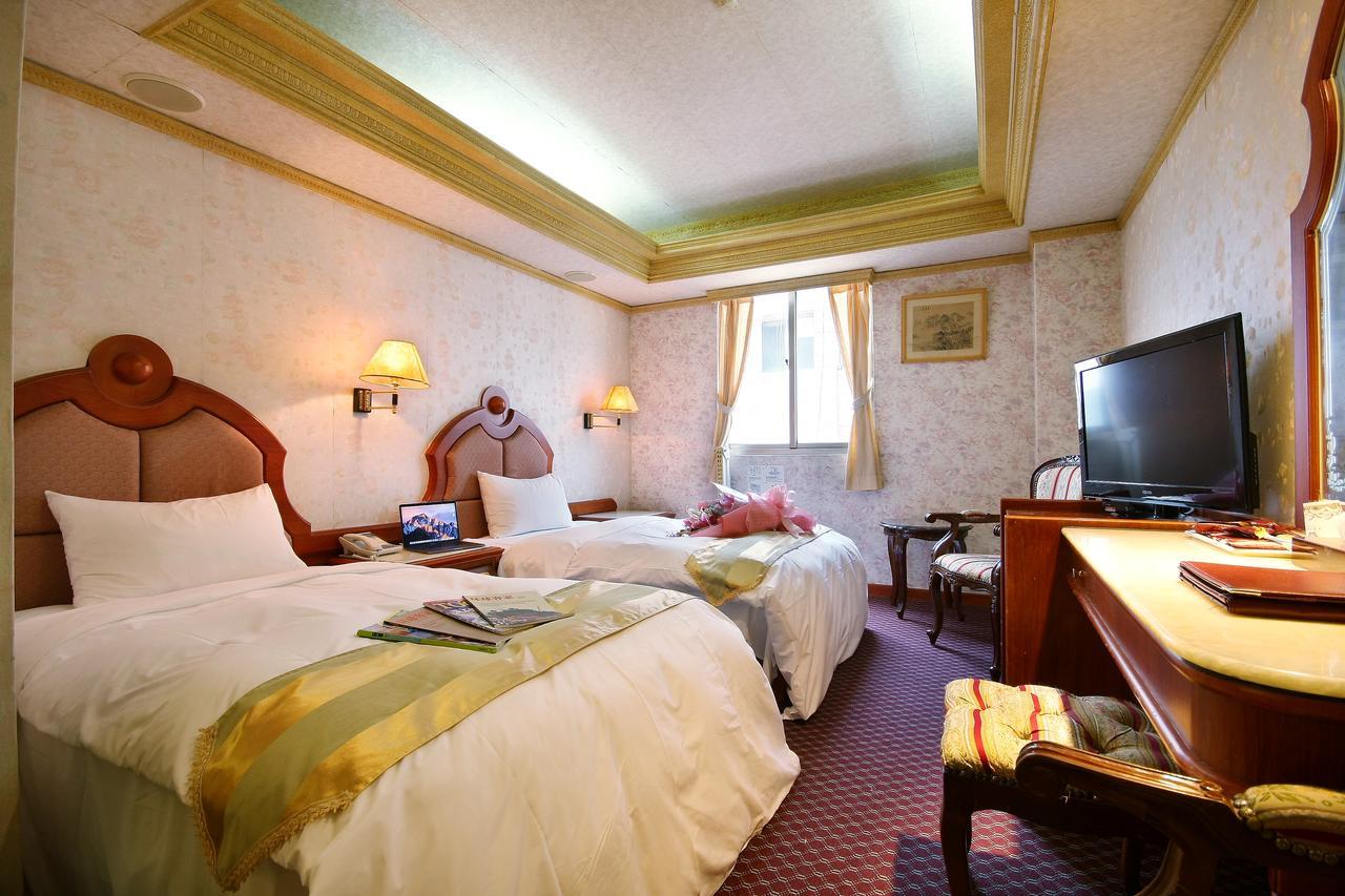 Wang Fu Hotel Miaoli Bagian luar foto