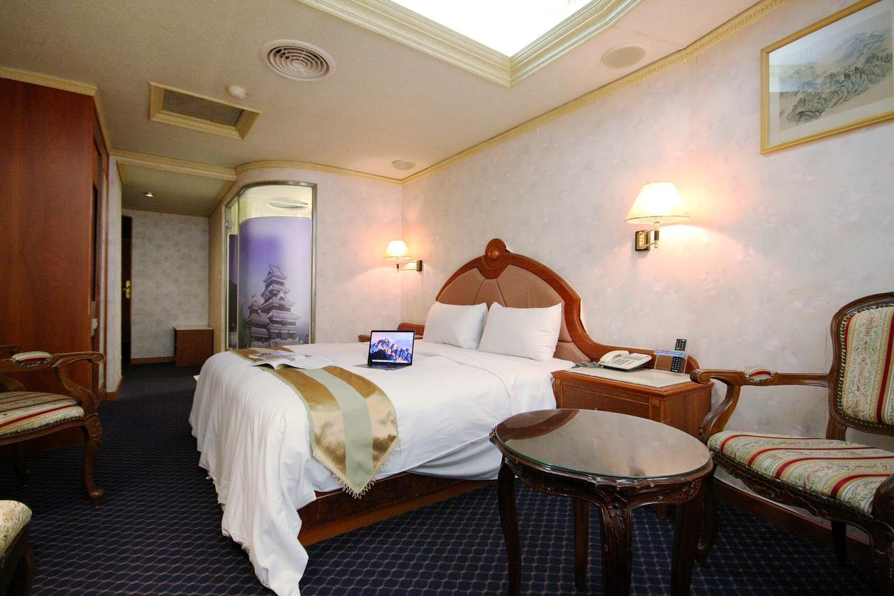 Wang Fu Hotel Miaoli Bagian luar foto