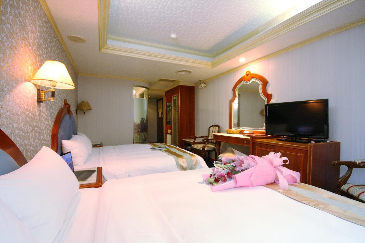 Wang Fu Hotel Miaoli Bagian luar foto