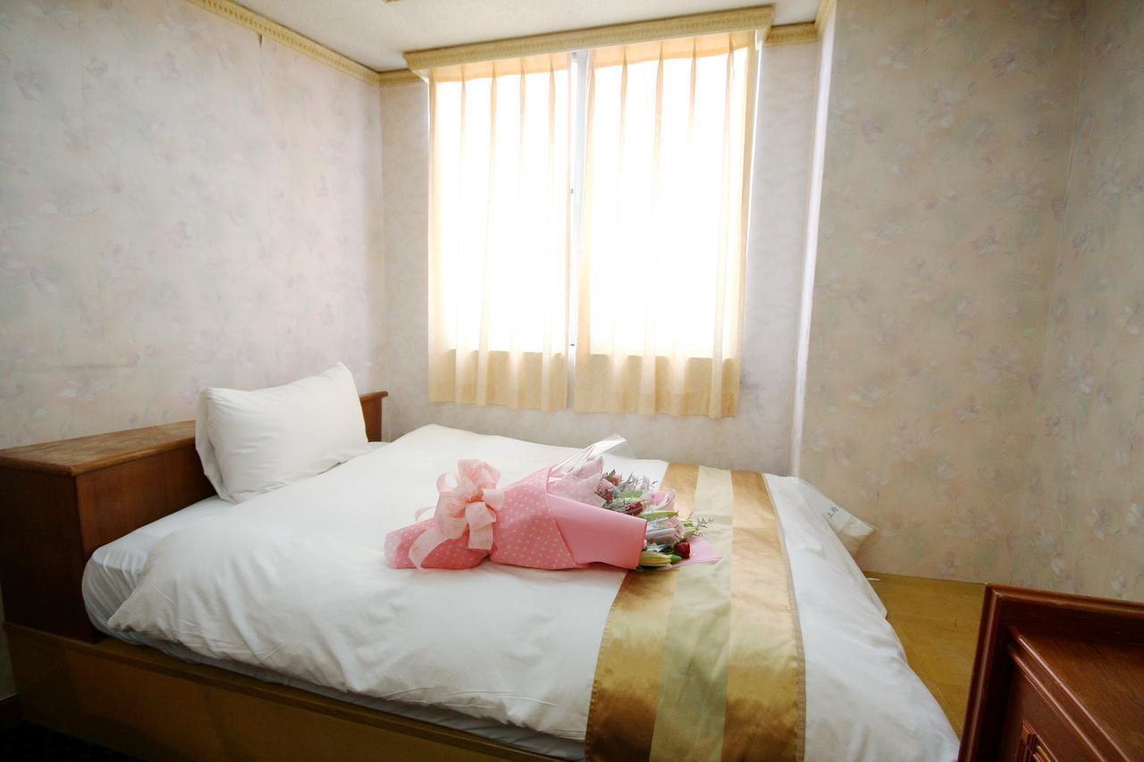Wang Fu Hotel Miaoli Bagian luar foto
